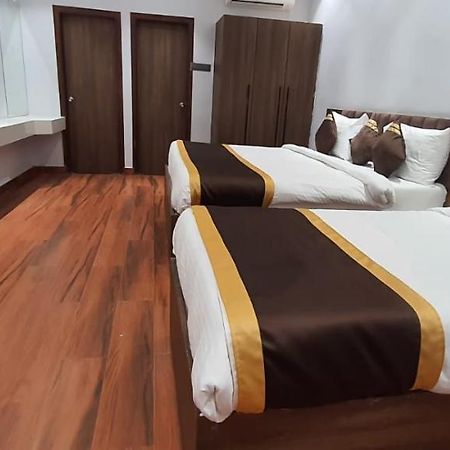 Hotel Citrus ラクナウ エクステリア 写真