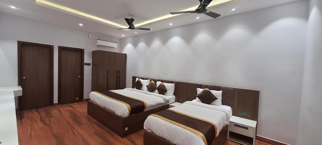 Hotel Citrus ラクナウ エクステリア 写真